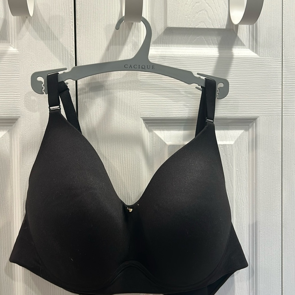 Cacique black bra